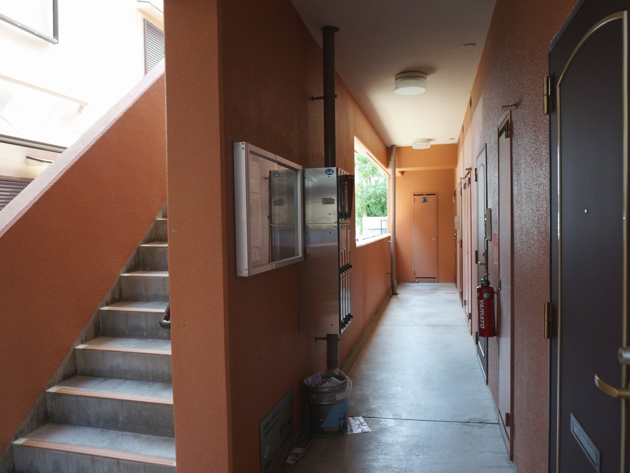 14/20 エントランス