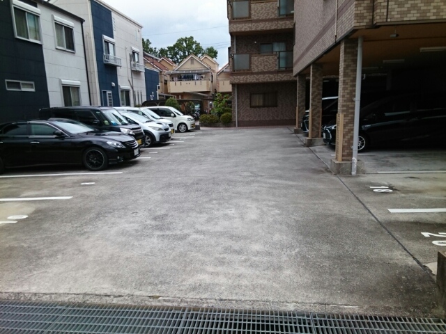 14/20 駐車場