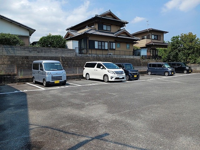 13/19 駐車場