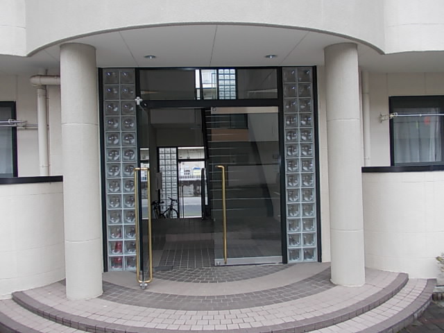 14/20 エントランス