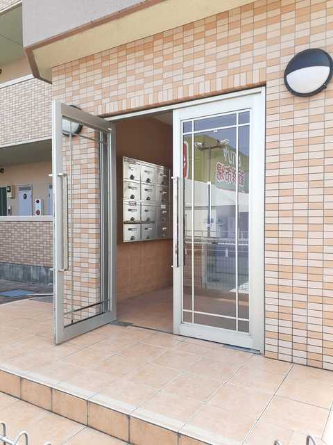 14/20 エントランス