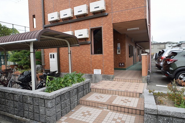 13/20 エントランス