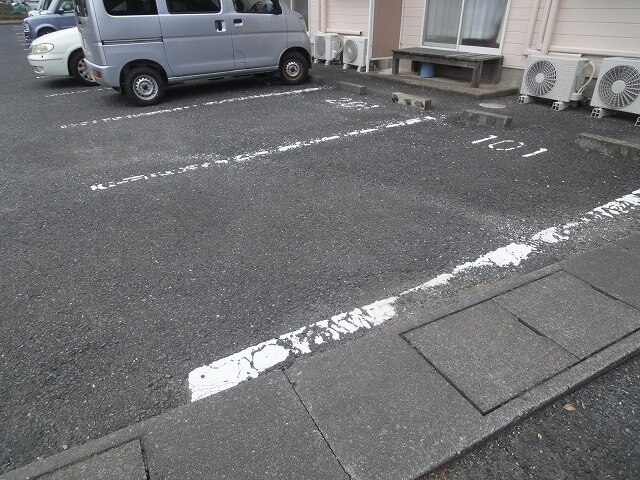 メープルファーム照山Ⅱ駐車場