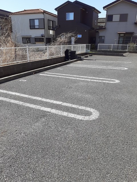 13/23 駐車場