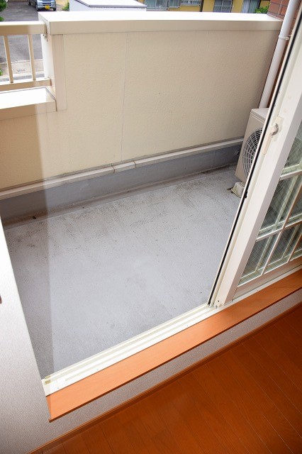 13/18 バルコニー