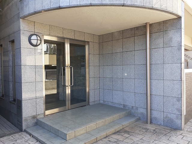 14/19 エントランス