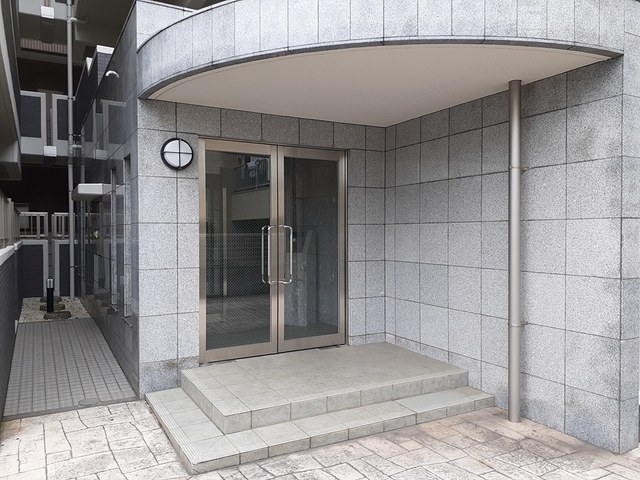 14/19 エントランス