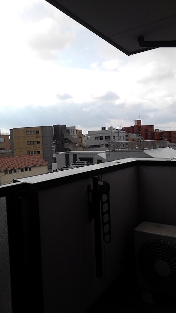 13/22 バルコニー