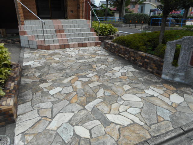 13/22 エントランス