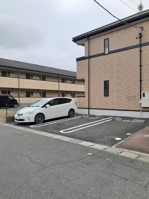 22/28 駐車場