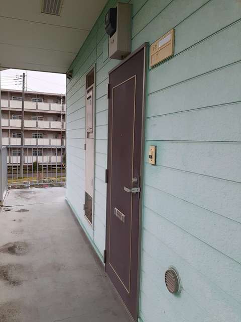 13/20 エントランス