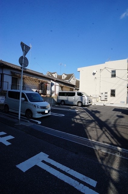 23/30 駐車場