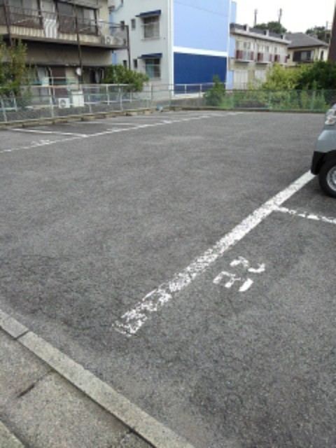 2/7 駐車場