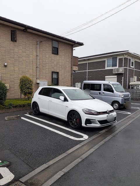 28/30 駐車場