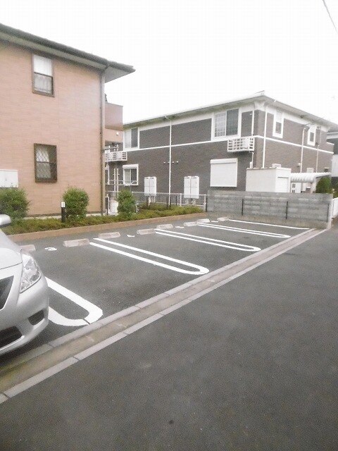 27/30 駐車場