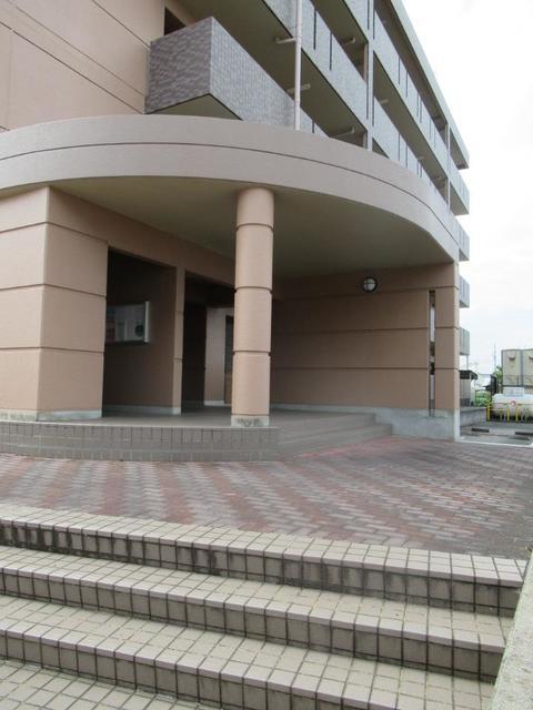 13/20 エントランス