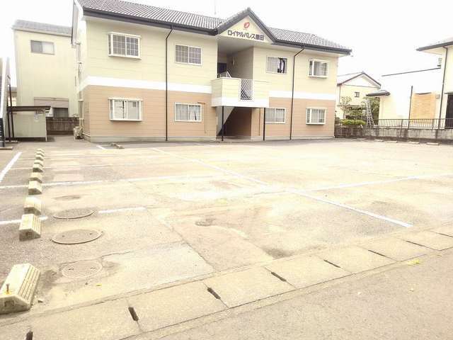 14/20 駐車場