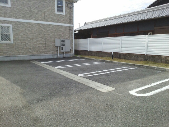 14/20 駐車場