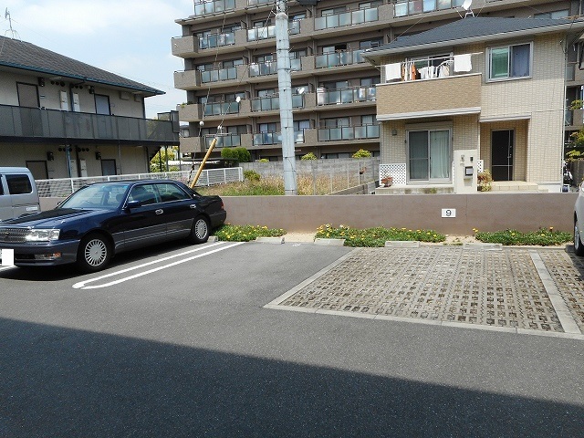13/23 駐車場