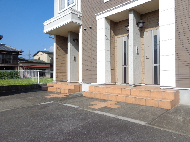 14/20 エントランス