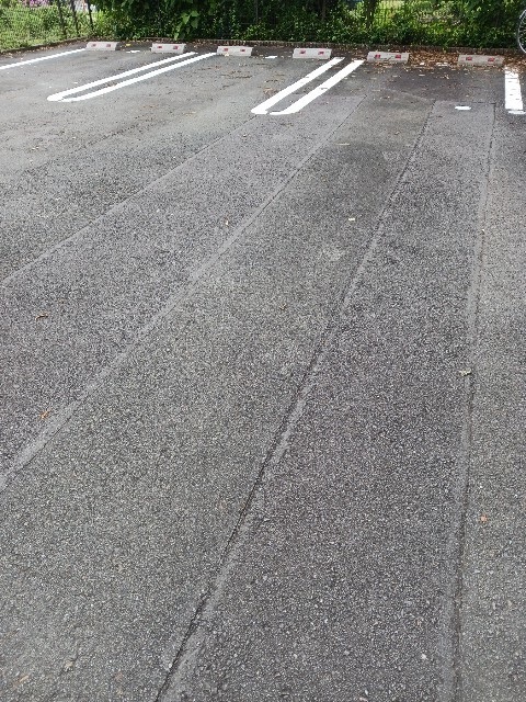 イーズヒル駐車場