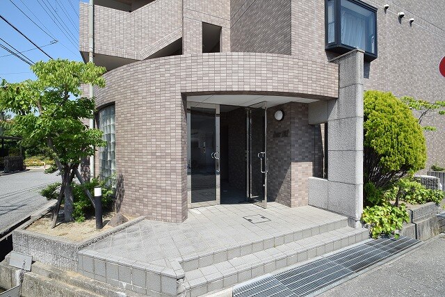 13/20 エントランス