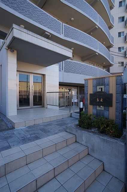 13/22 エントランス