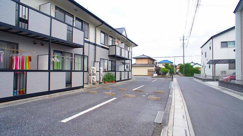 16/27 駐車場