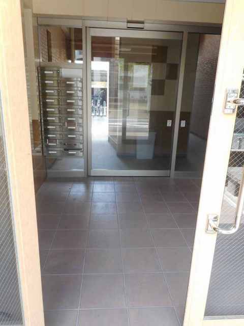 14/19 エントランス