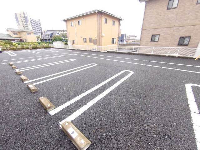14/20 駐車場