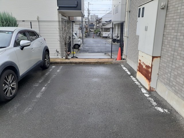 14/20 駐車場
