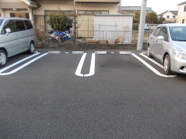 4/13 駐車場