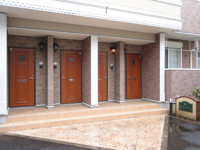 18/25 エントランス