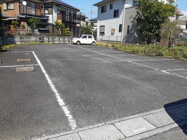 2/3 駐車場