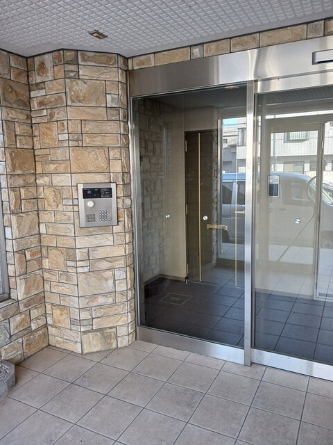 14/20 エントランス