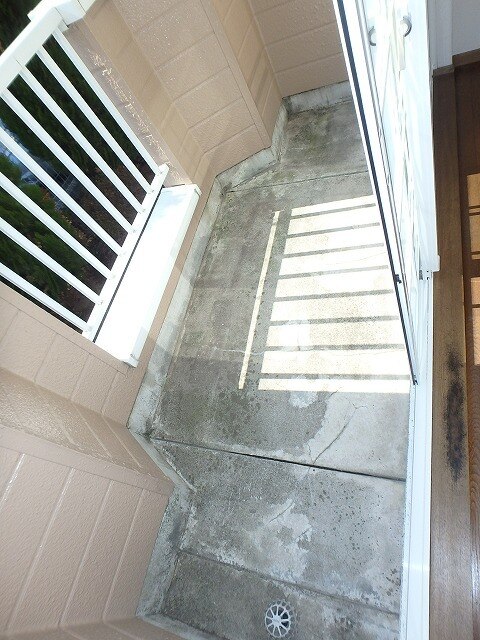 13/23 バルコニー