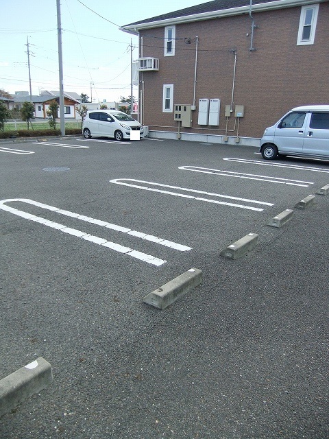 14/20 駐車場