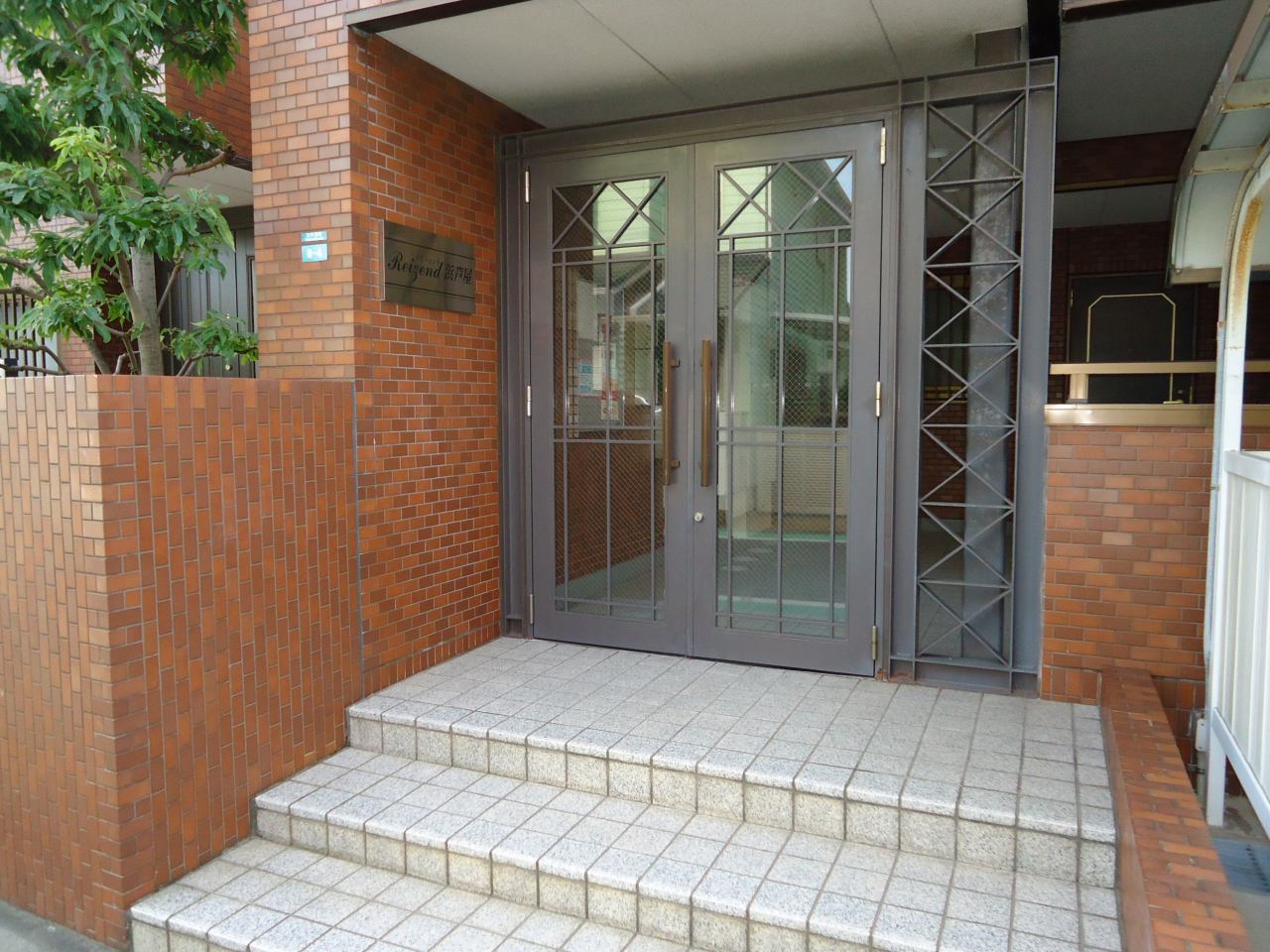 14/20 エントランス