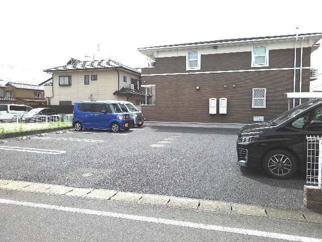 17/23 駐車場