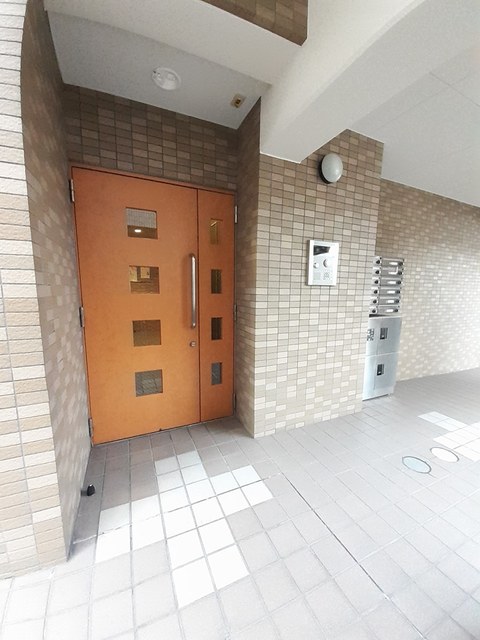 14/20 エントランス