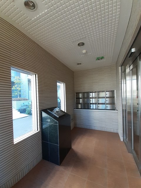 14/19 エントランス