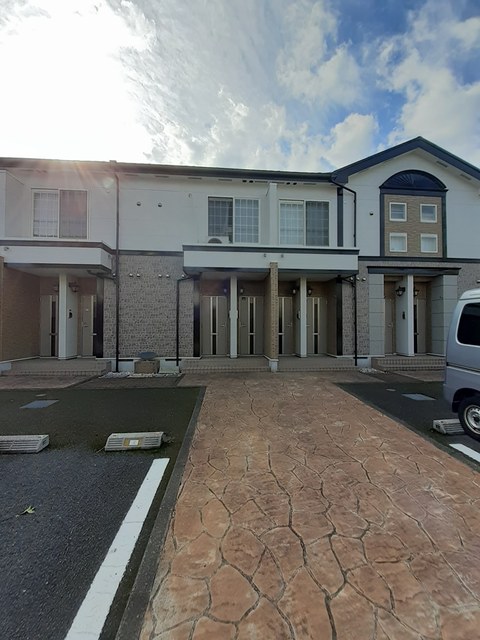 16/23 エントランス