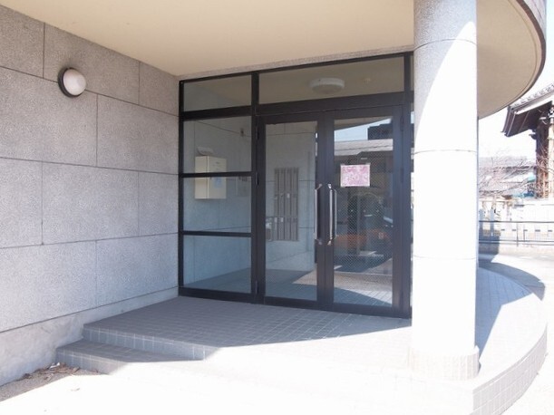 13/22 エントランス