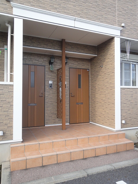 13/18 エントランス