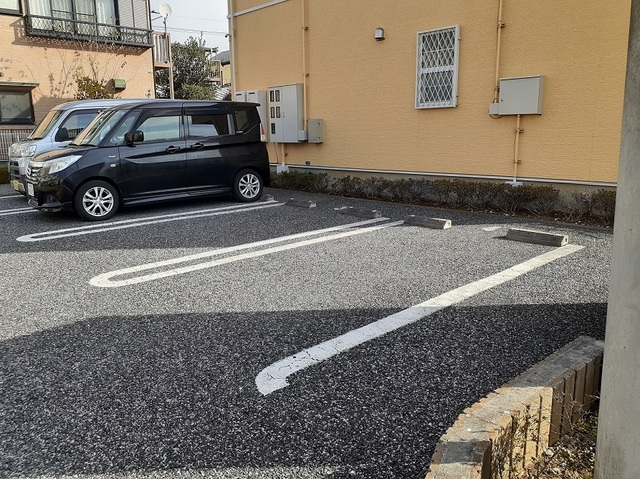 28/30 駐車場