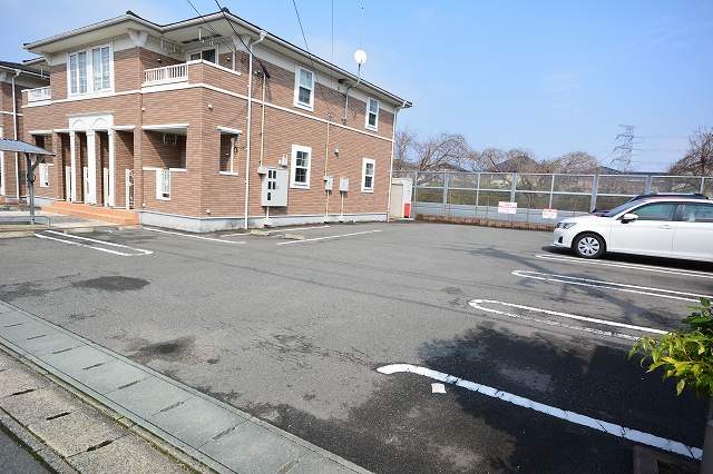 18/24 駐車場