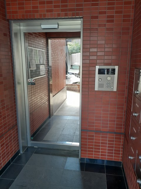 14/22 エントランス