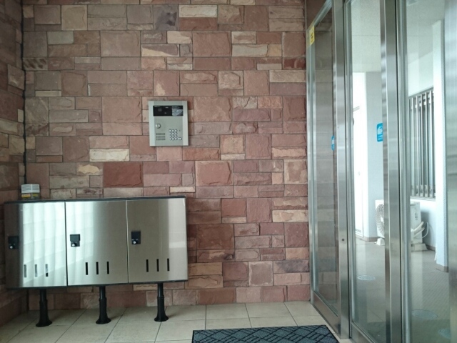 13/20 エントランス