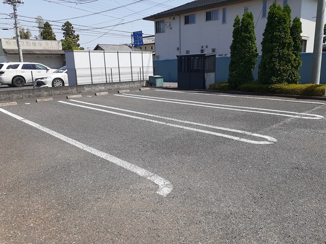 13/19 駐車場