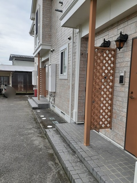 13/22 エントランス